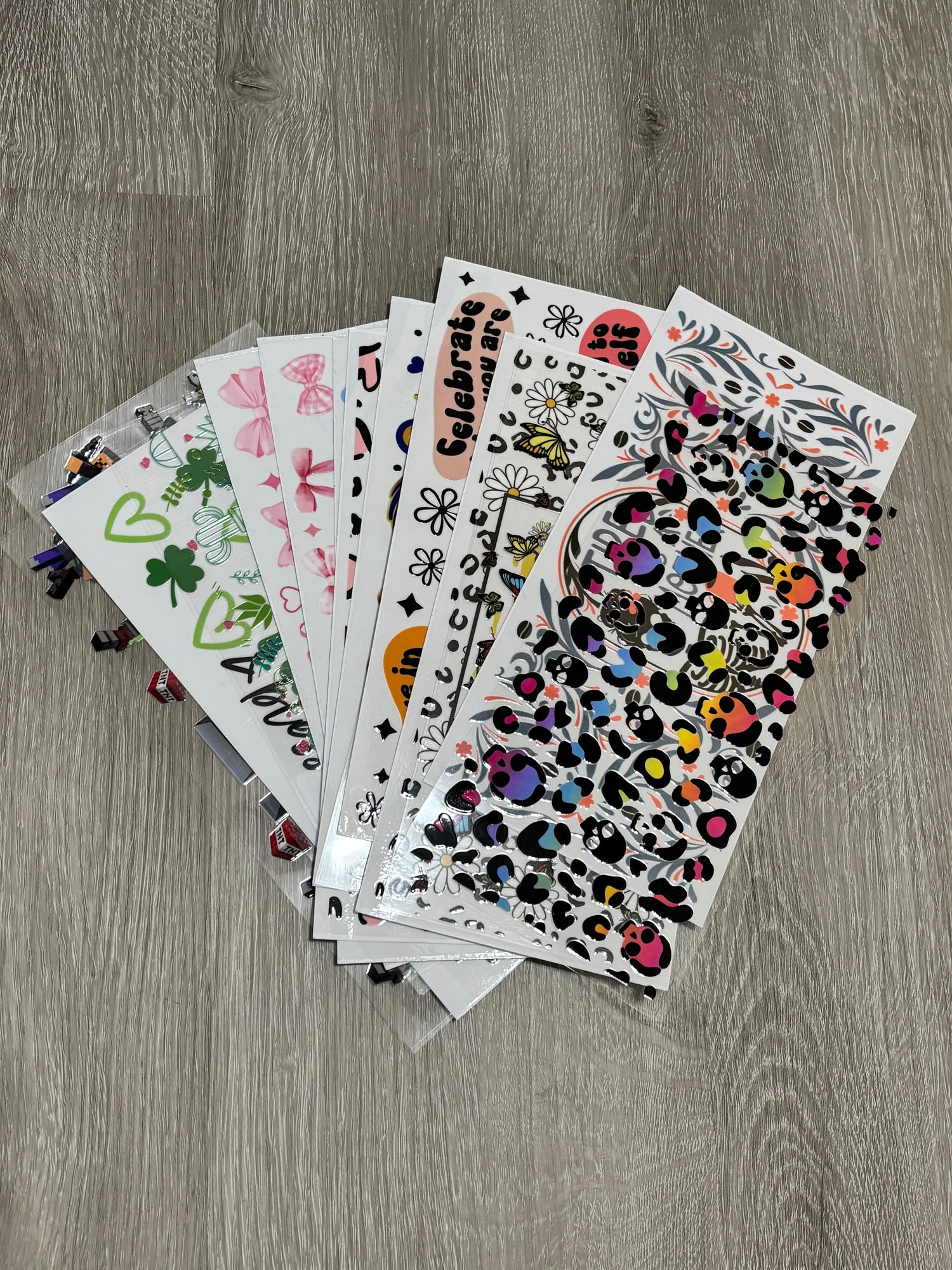 10 Random UVDTF/Decals