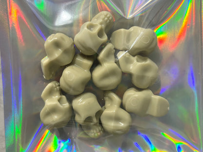 mini cream resin skulls